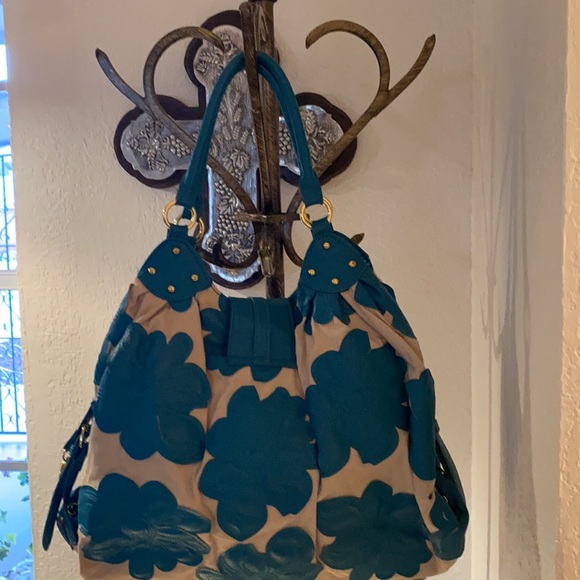 Large tote - Picture 2 of 5